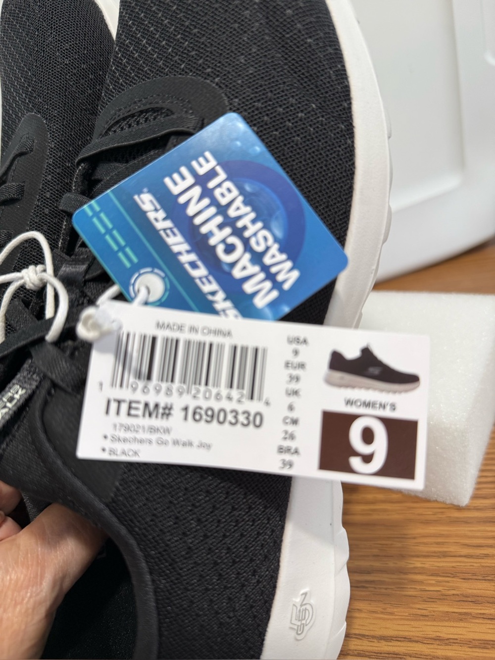 NIB Skechers GOGA Max Go Walk Joy Washable Performance Shoes Black w White Soles - Picture 9 of 13
